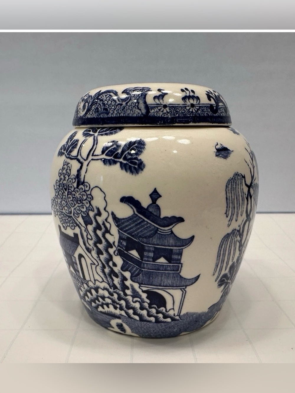 Vintage Mason’s Ironstone Blue Willow Ginger Jar w/Lid England Chinoiserie 4.5"